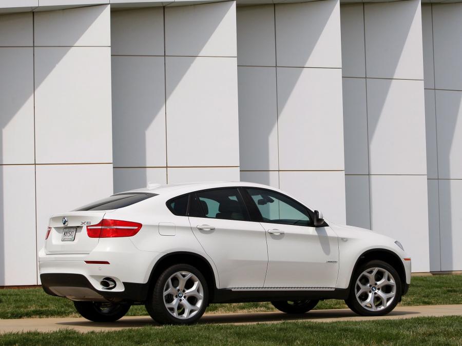  BMW X6 xDrive 3.5i 2008 года  (US) (фото 12 из 16)